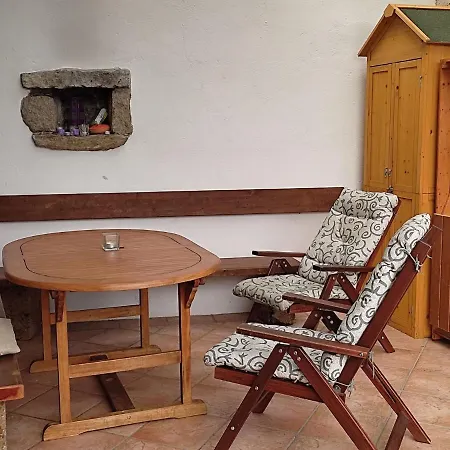 別荘 Authentic Rural House 200 Mt Form The Parking メルゴッツォ