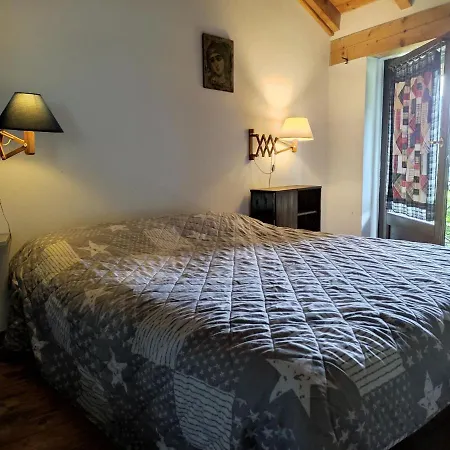 Authentic Rural House 200 Mt Form The Parking Casa vacanze Mergozzo