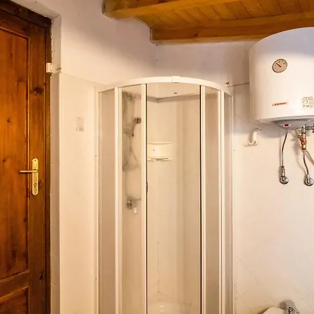 Casa vacanze Authentic Rural House 200 Mt Form The Parking Mergozzo