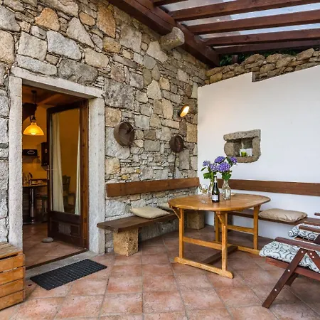Casa vacanze Authentic Rural House 200 Mt Form The Parking Mergozzo
