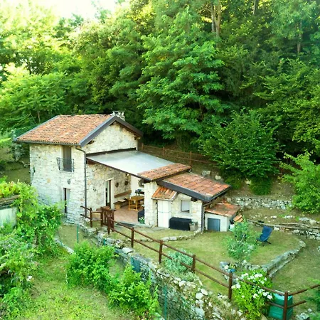 Authentic Rural House 200 Mt Form The Parking